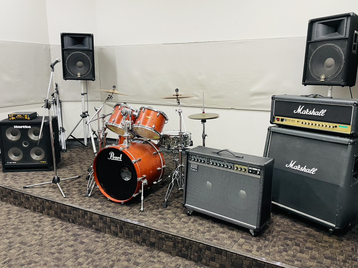 【軽音楽部新入部員応援！】担当者オススメのエレキギター・ベースのご紹介