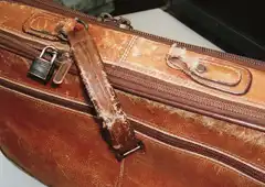 カバン修理もお任せ下さい。