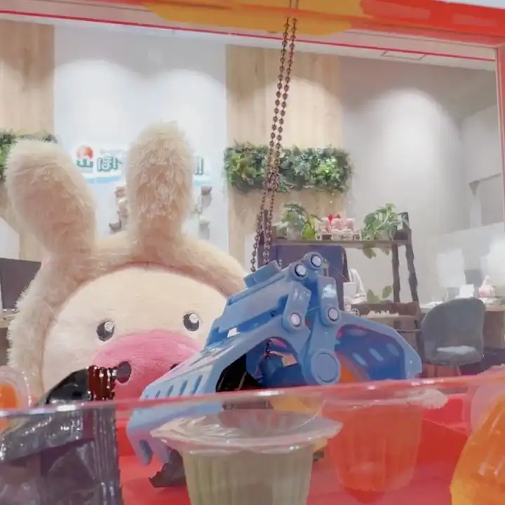 【今月のイベント】ほっとんくんもクレーンゲームに挑戦中!?