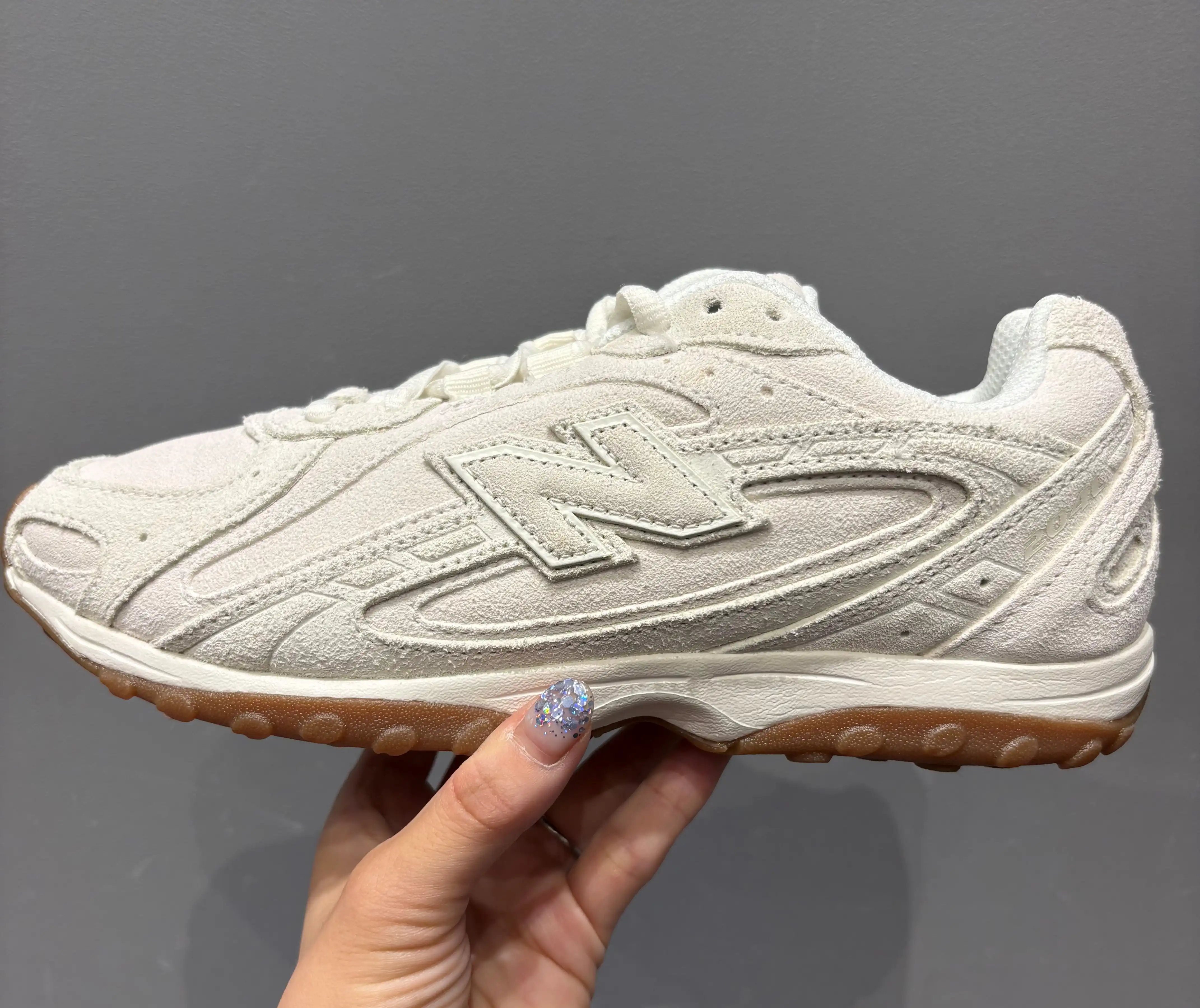New Balance　204L