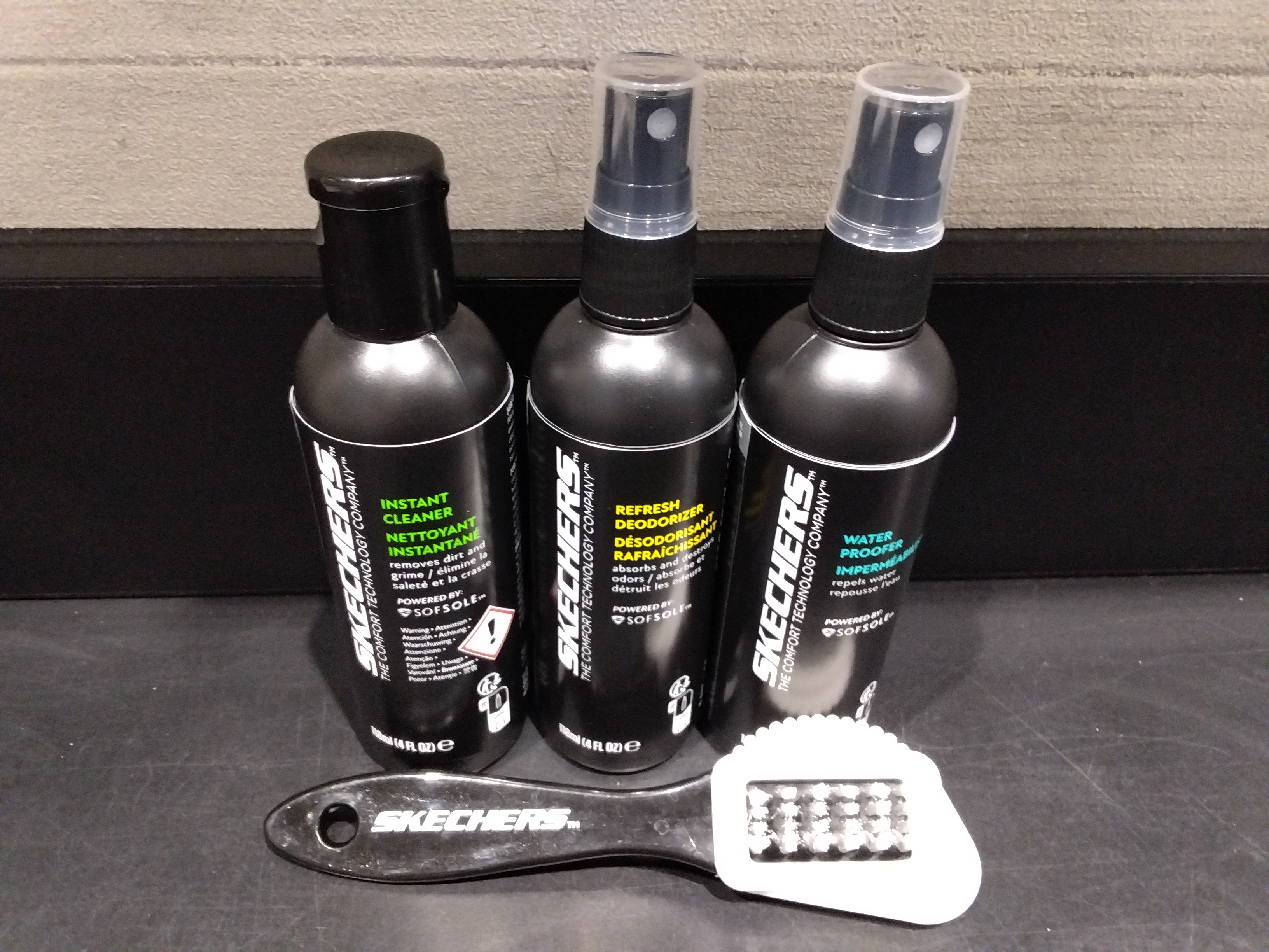 シューケアセット入荷しました♪