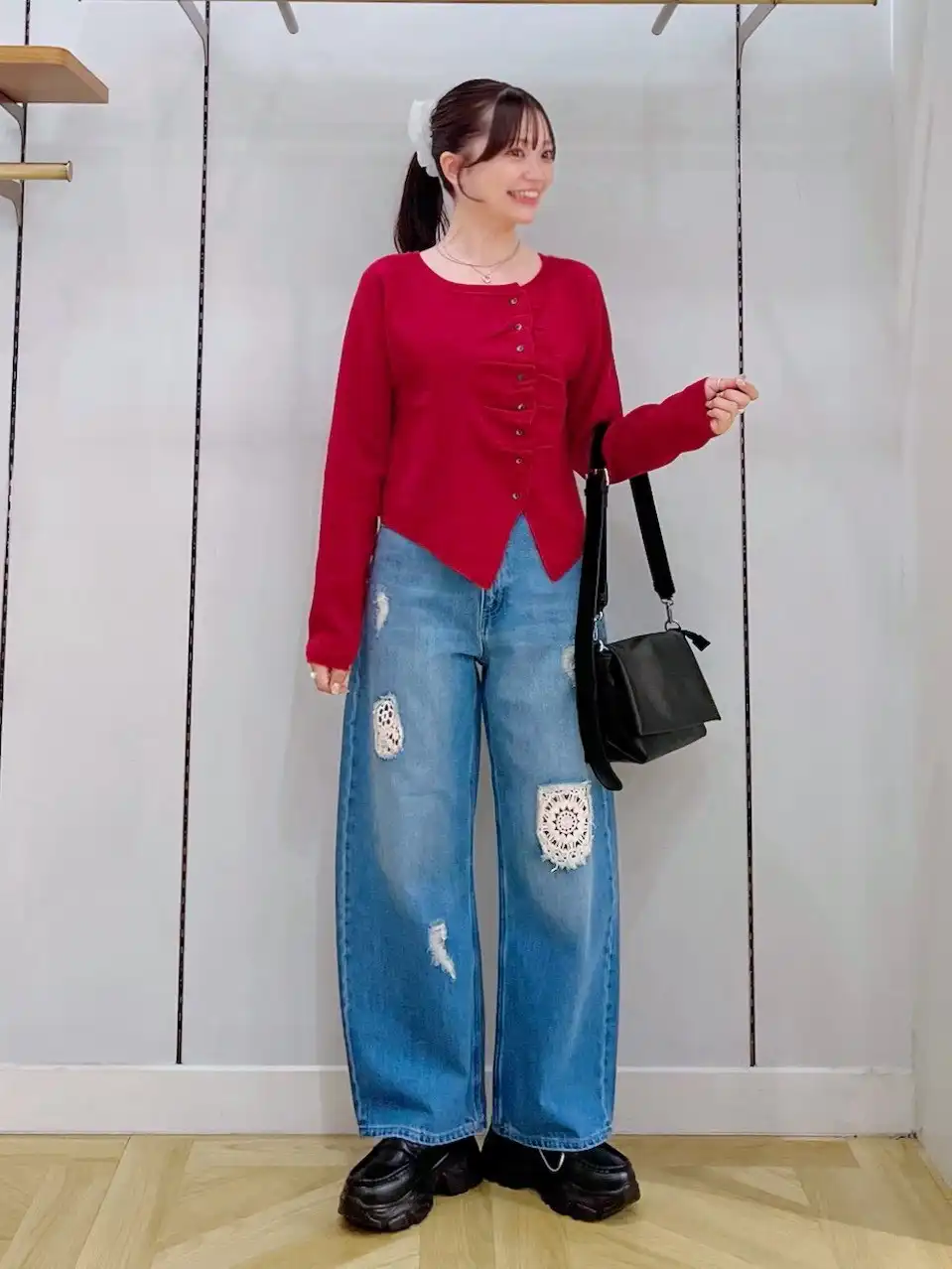 胸元のギャザーがポイントのデザインニット♡