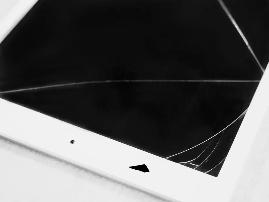 iPad修理 承っております！ 