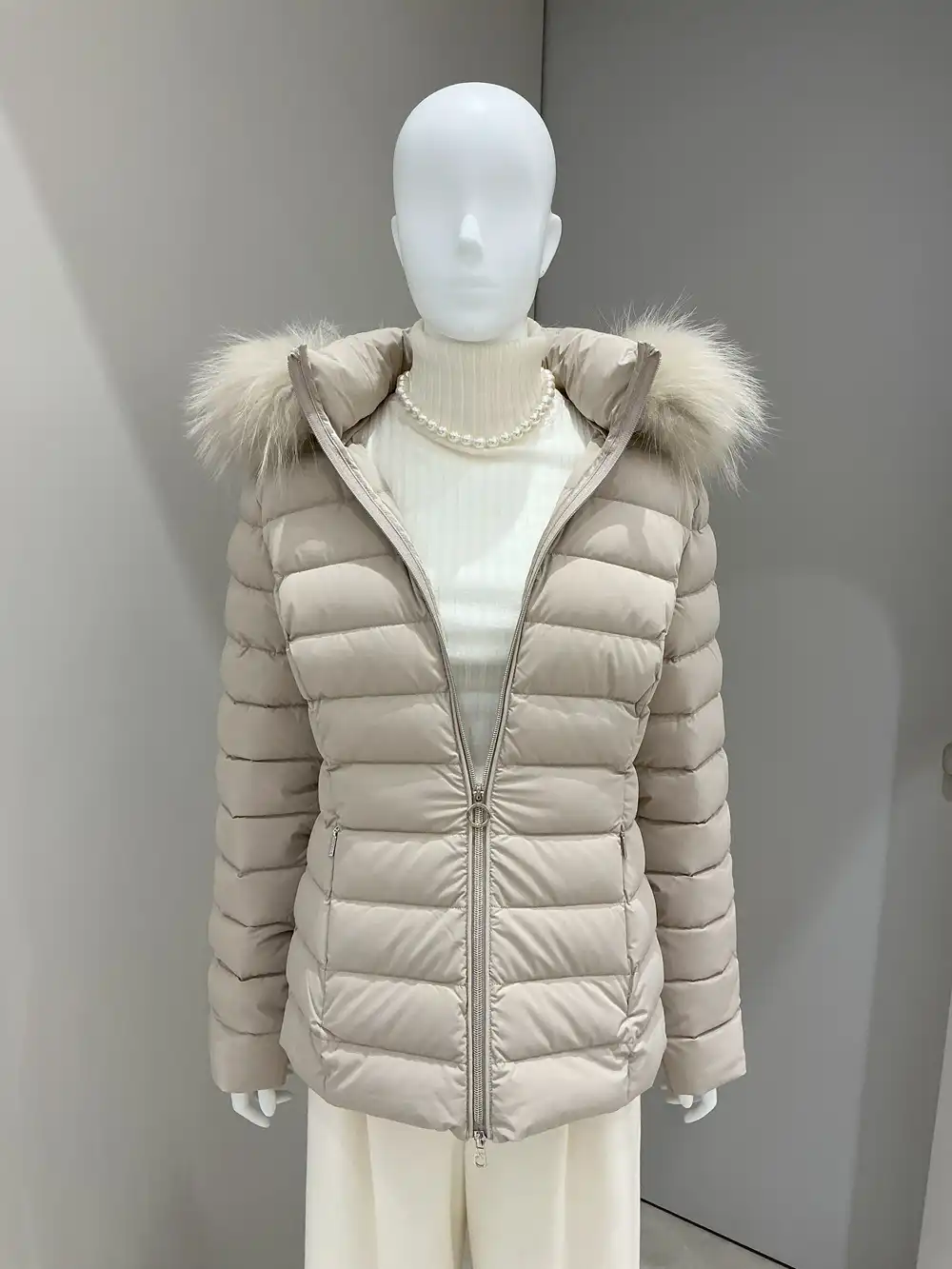 【新作入荷】CAPE HORN　ダウンジャケット