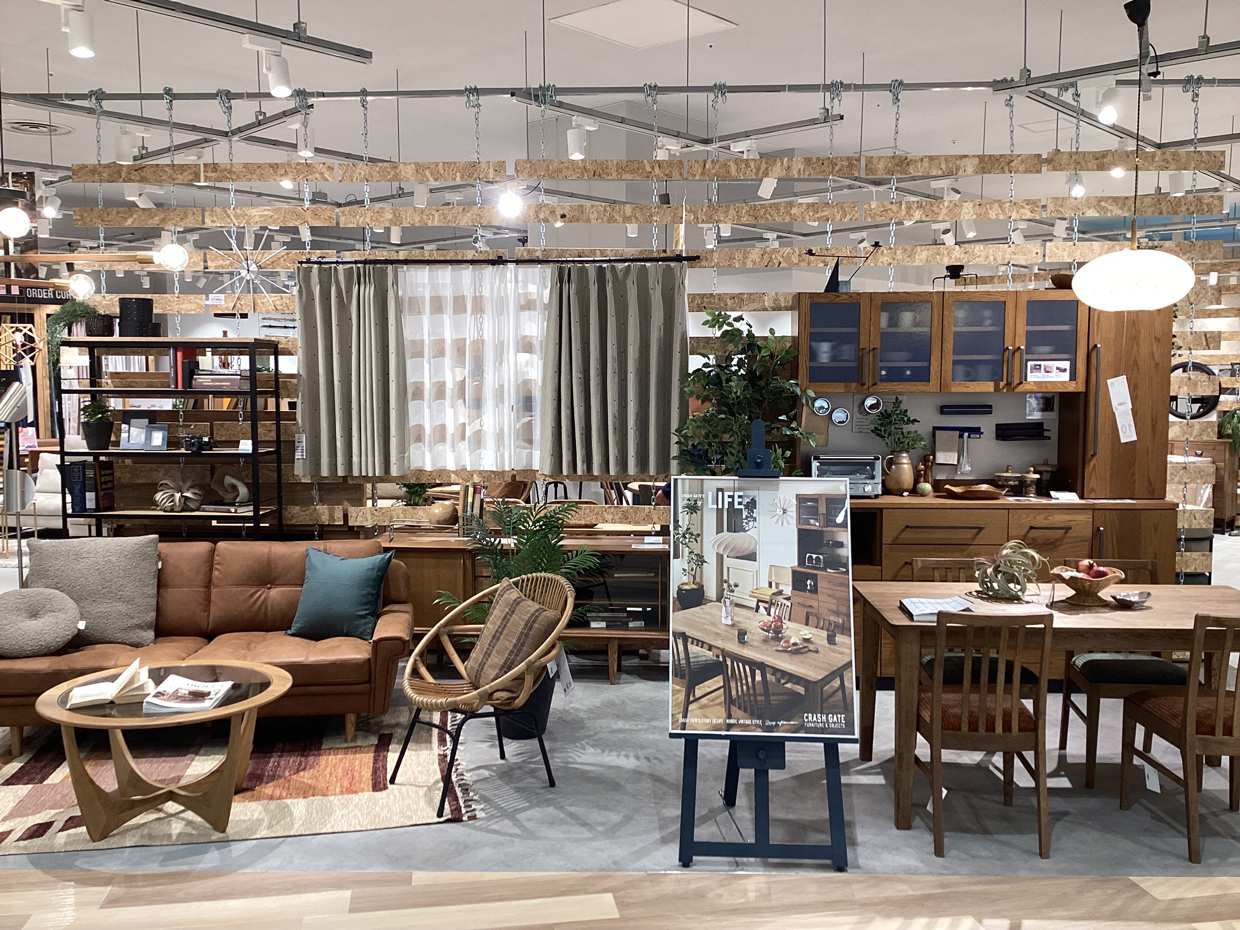 春のスタイリング『Lazy afternoon 休日の昼下がり』コーディネート展示中！