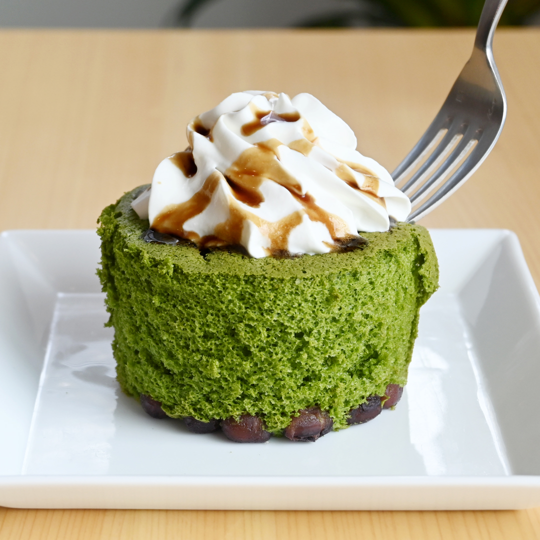 黒蜜＆ホイップとの相性抜群！抹茶シフォンカップ