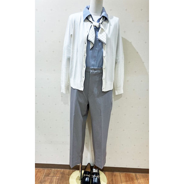 フラワー釦カーディガン