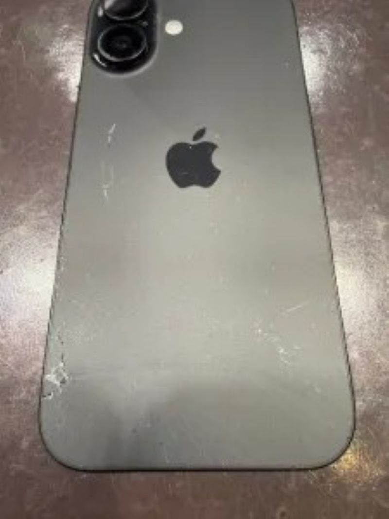 ニュース｜ショップニュース｜【iPhone16背面修理】バックパネルのヒビ