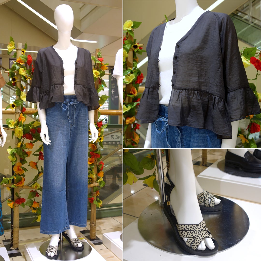 シルキータッチシアーフリルカーディガン 税込4,490円 ／ サラサラDRYスクエアタンク 税込1,980円 ／ GOODデニムイージー綿麻パンツ 税込5,990円 ／ ラクッション2WAYサンダル 3,990円