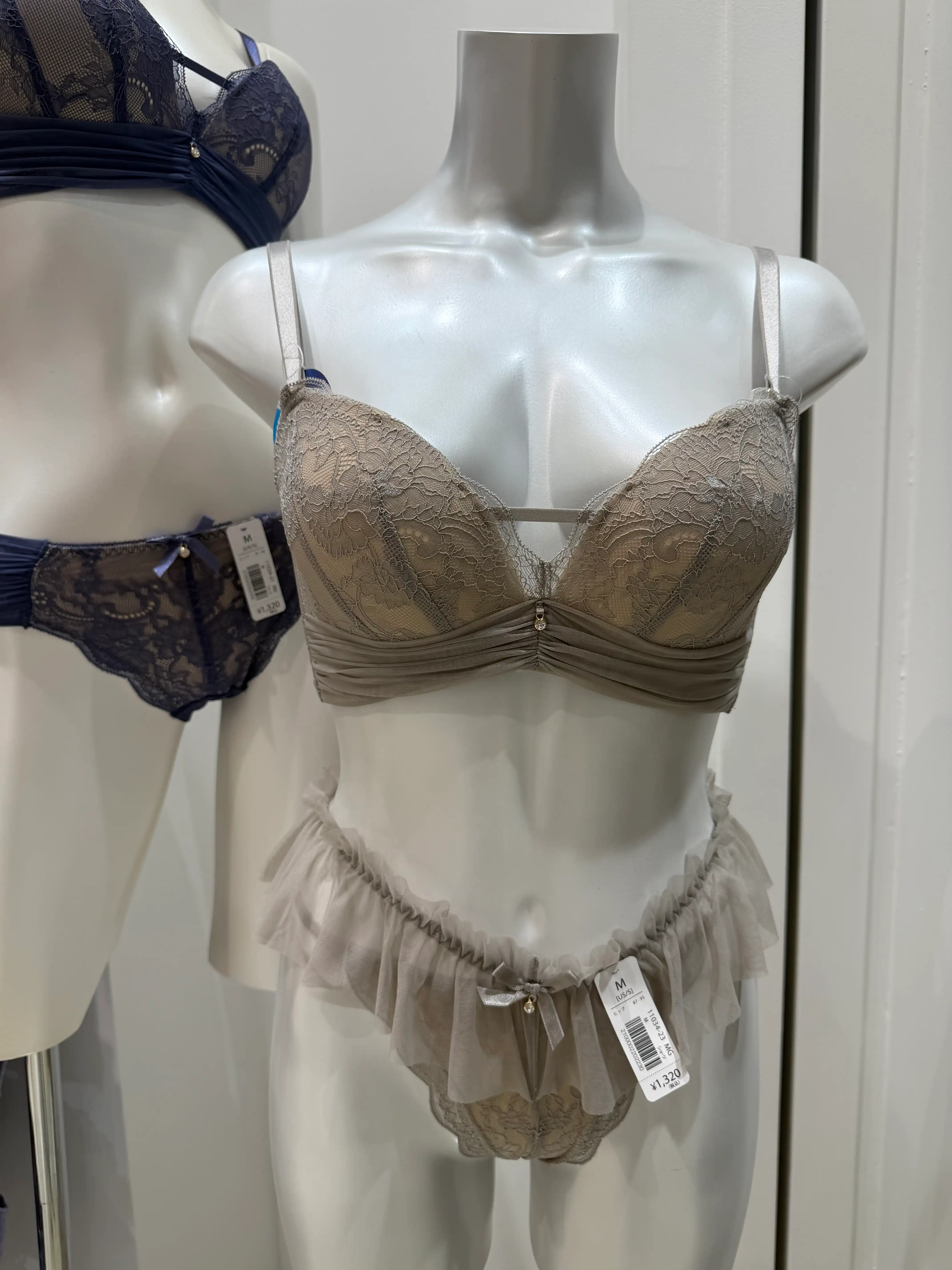 大人気超盛ブラから新色登場いたしました！！