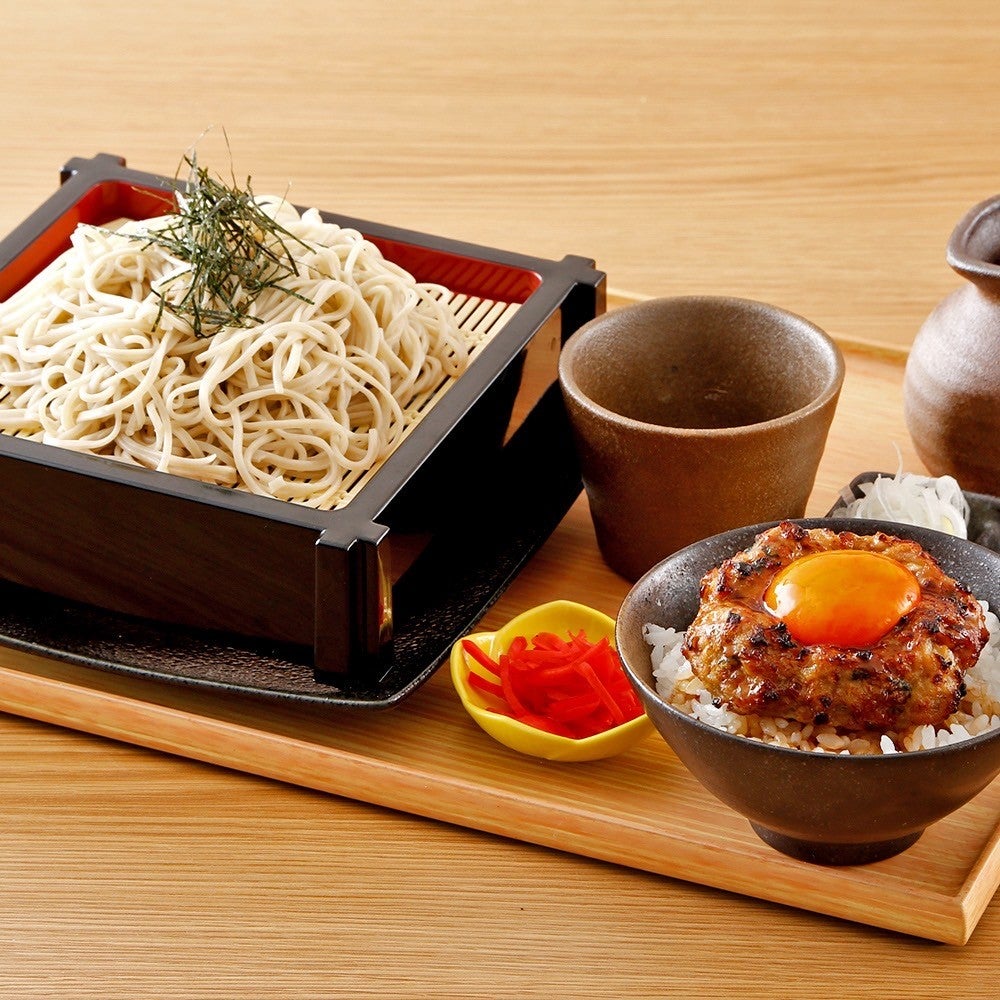 信州そばとミニ軍鶏つくね丼：1,090円(税込価格)