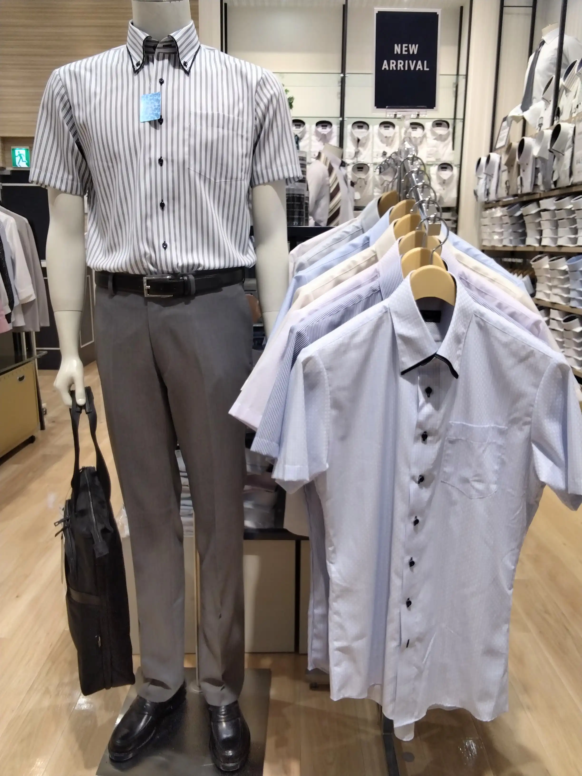 メンズ半袖シャツ続々入荷中です♪