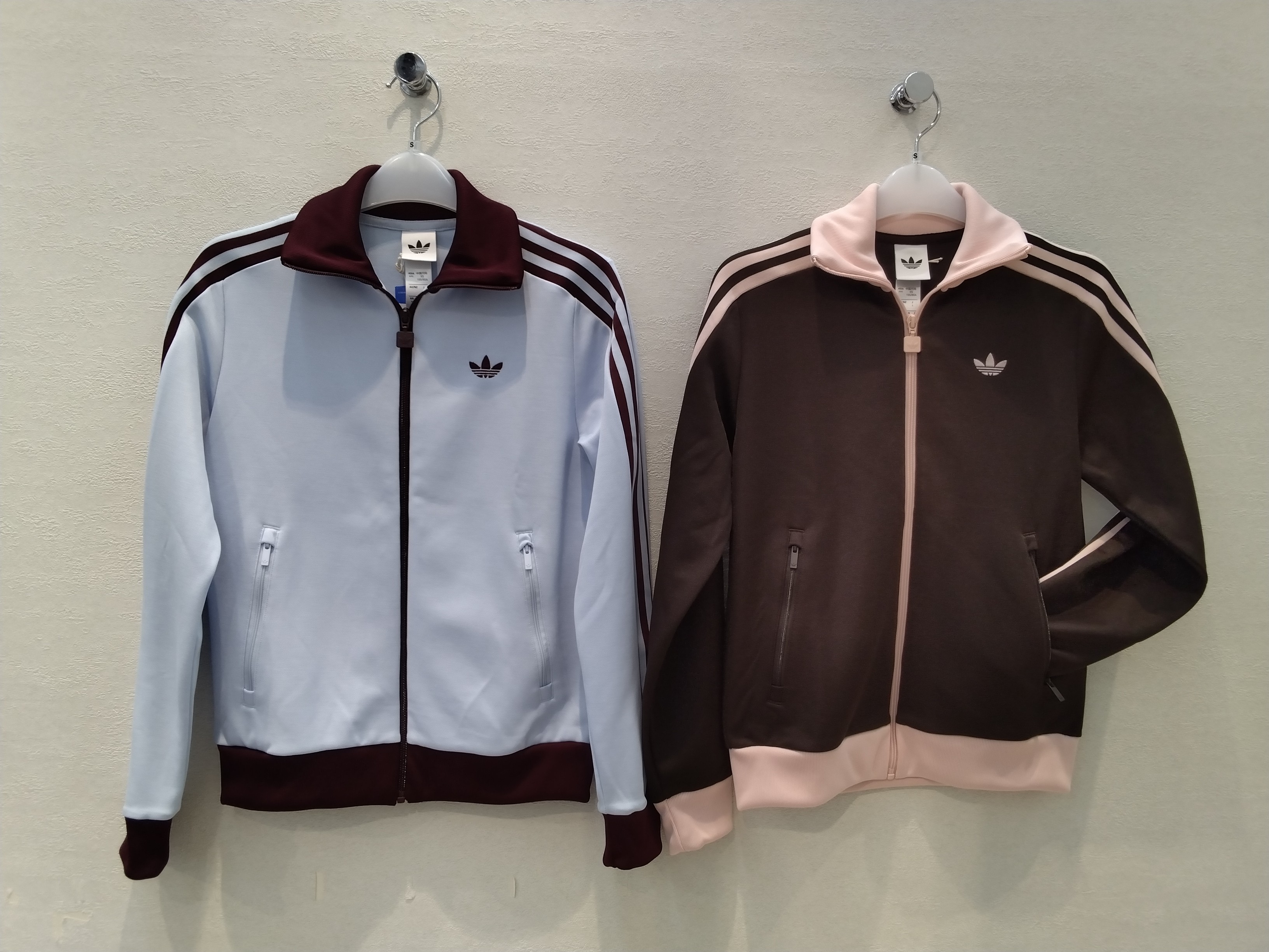 adidasトラックジャケットご紹介！