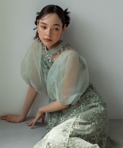 ニュース｜【小柄さんに人気】オーガンジーパフスリーブ フラワー刺繍