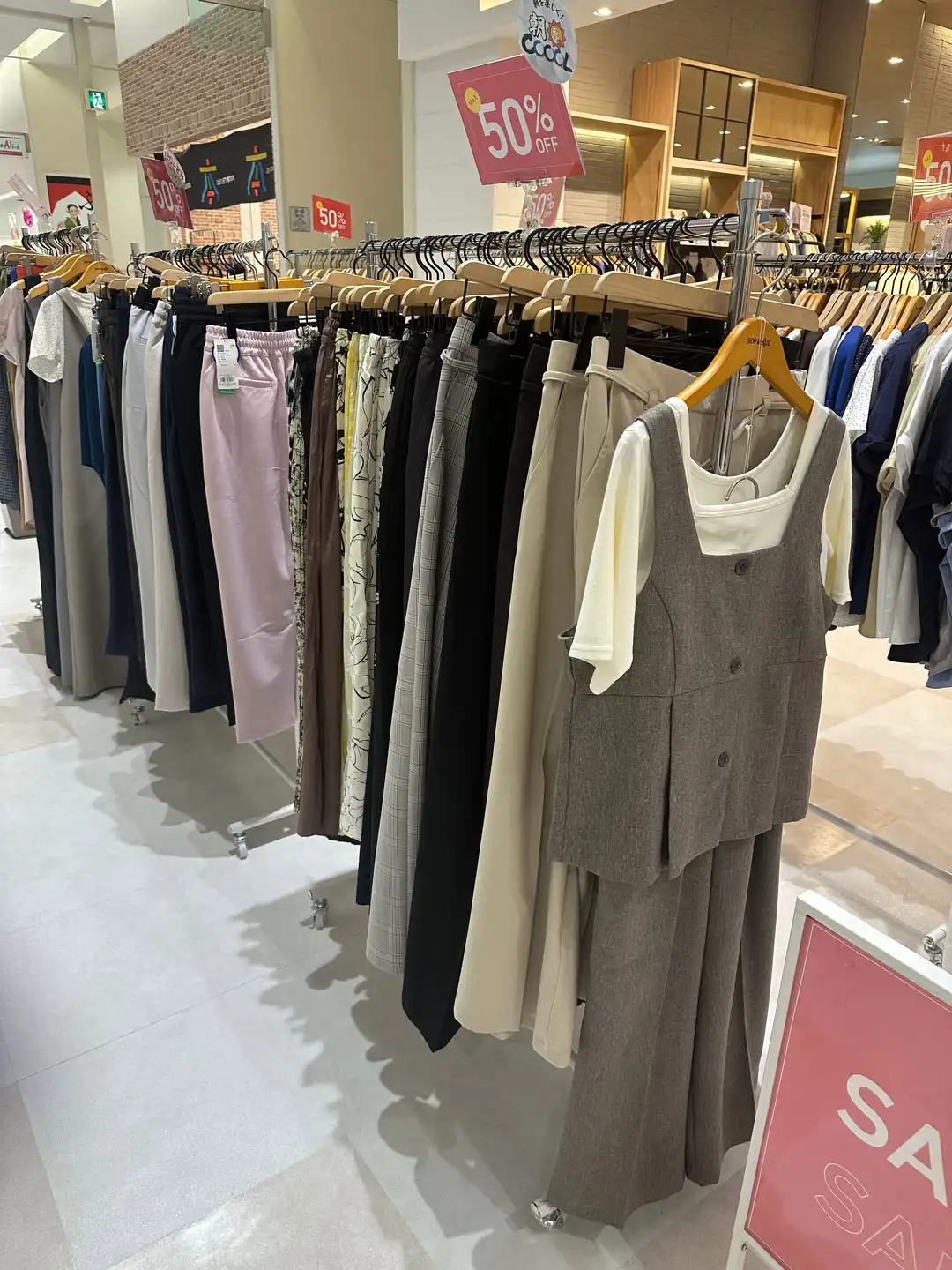 店前SALE開催