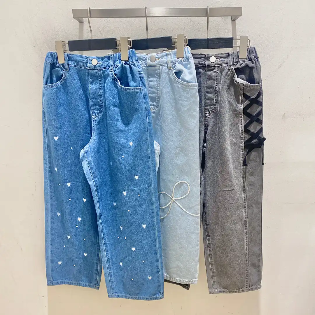 〈a.v.v キッズ〉大人気デコデニムの新作が入荷しました☆