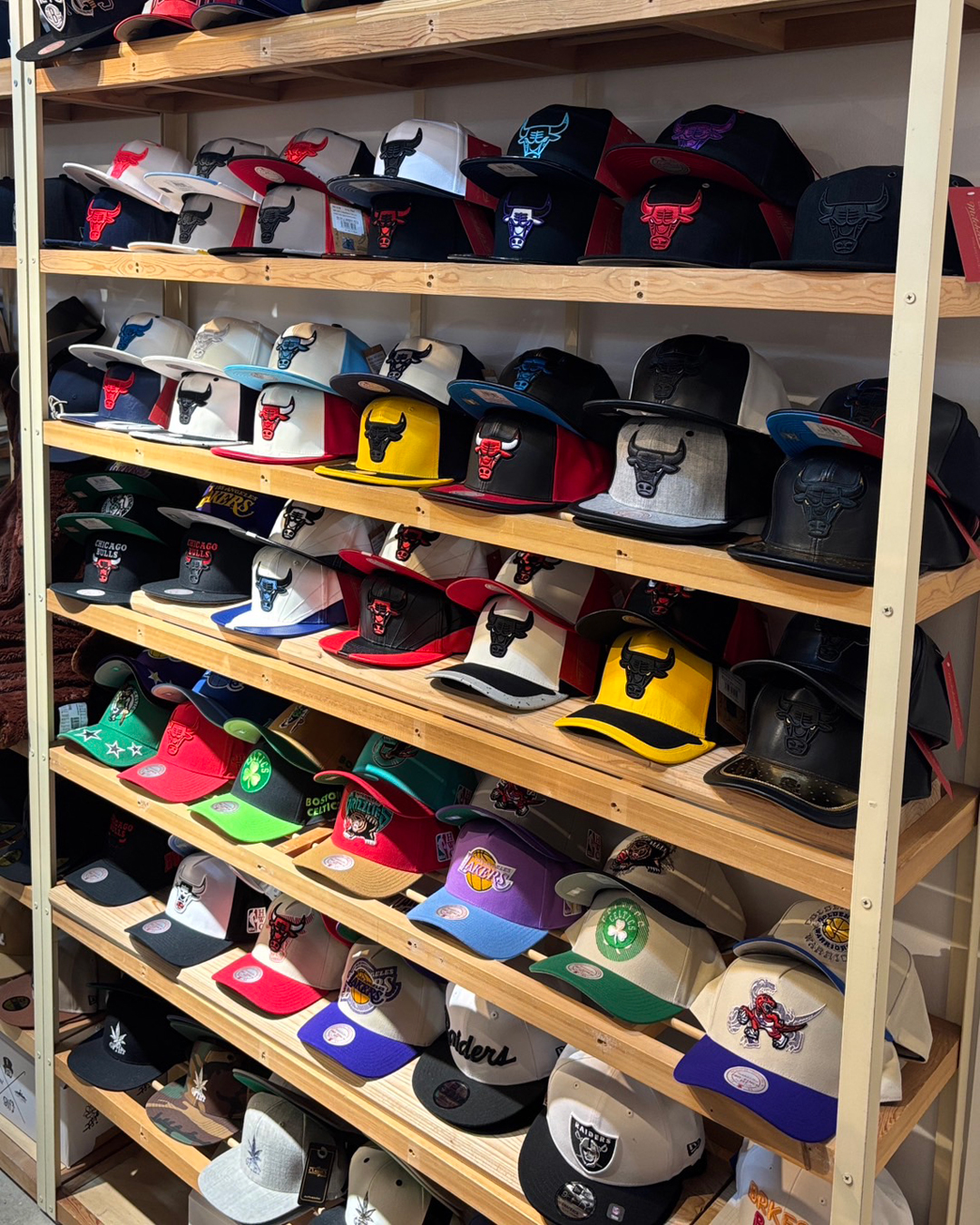 Mitchell & Ness 大量入荷!!