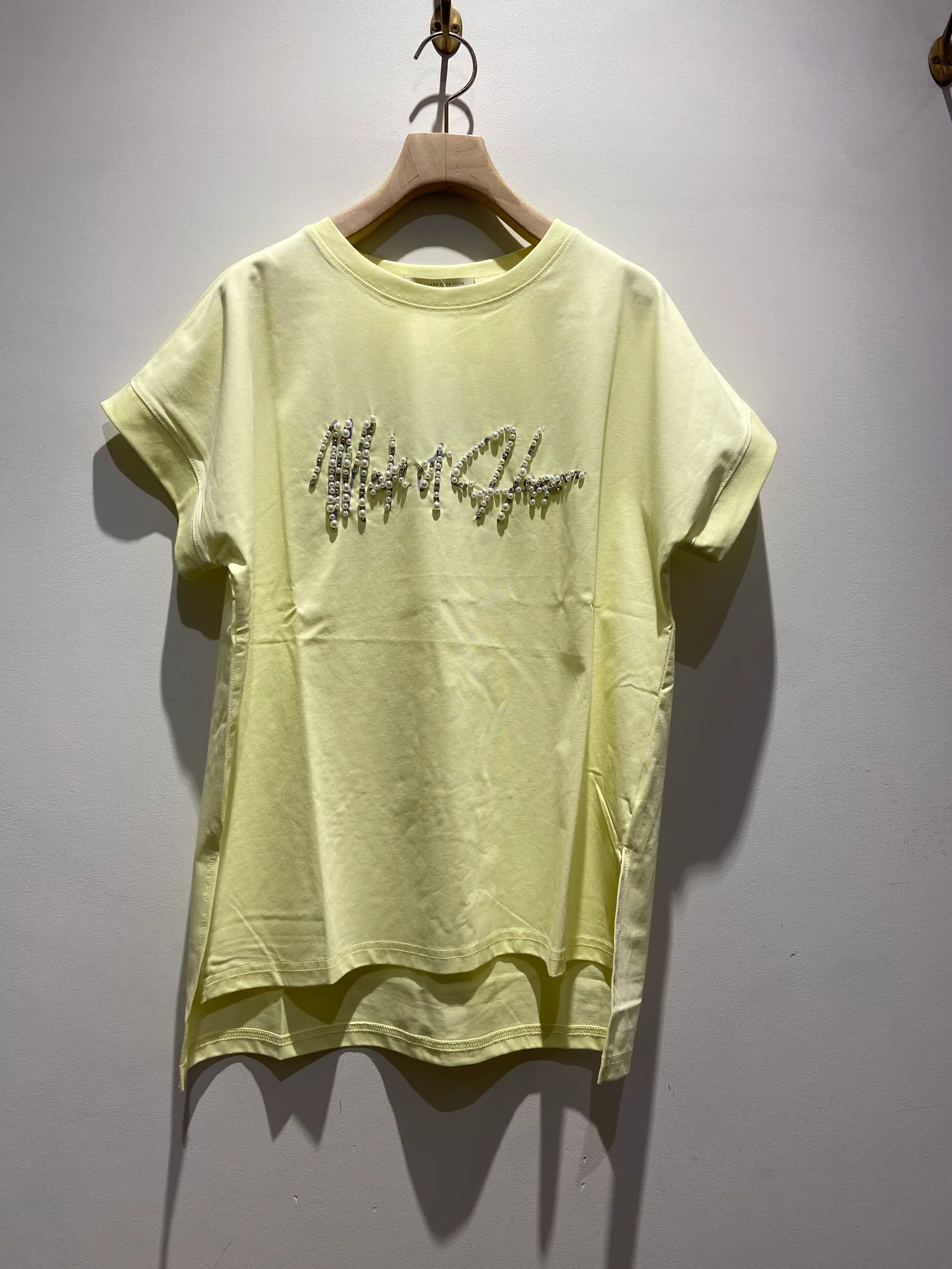【パールロゴが映える 大人カジュアルTシャツ】