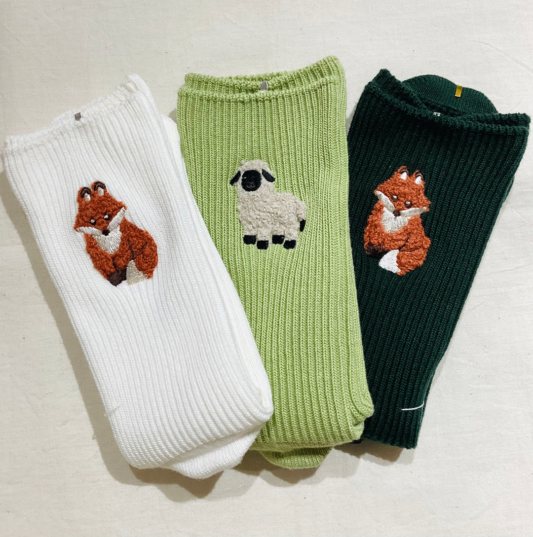 サガラ刺繍靴下