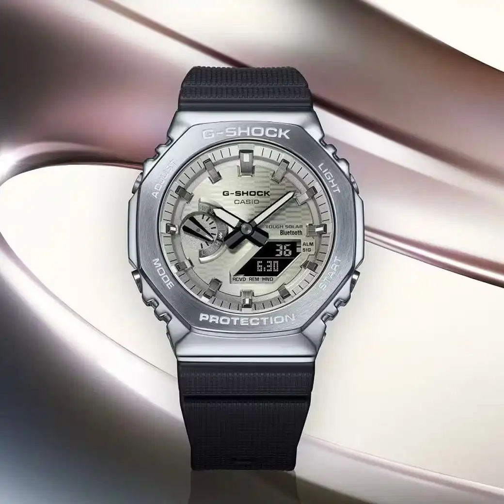 G-SHOCK 淡いイエローゴールドのカラーが採用されたソーラーモデル