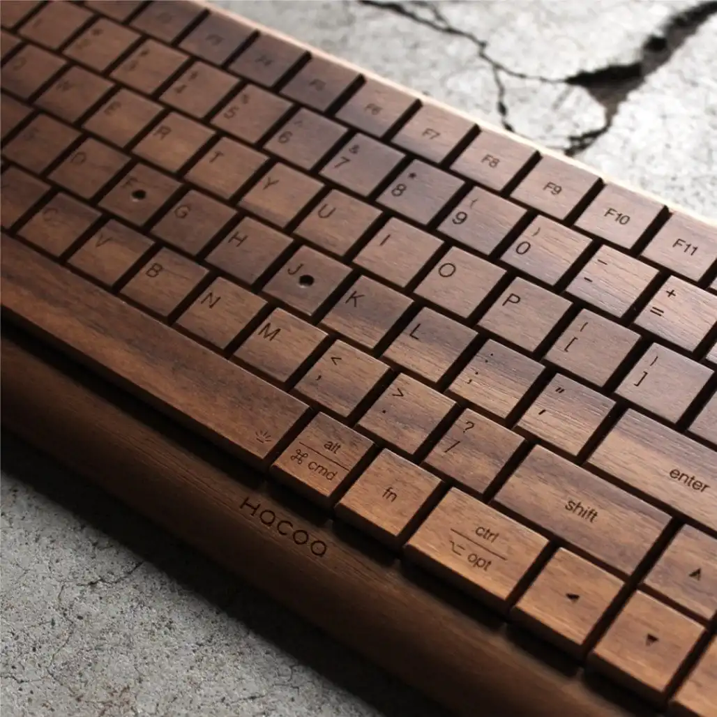 無機質なパソコン周りに温もりをプラスする木製キーボード「Full Ki-Board Wireless」
