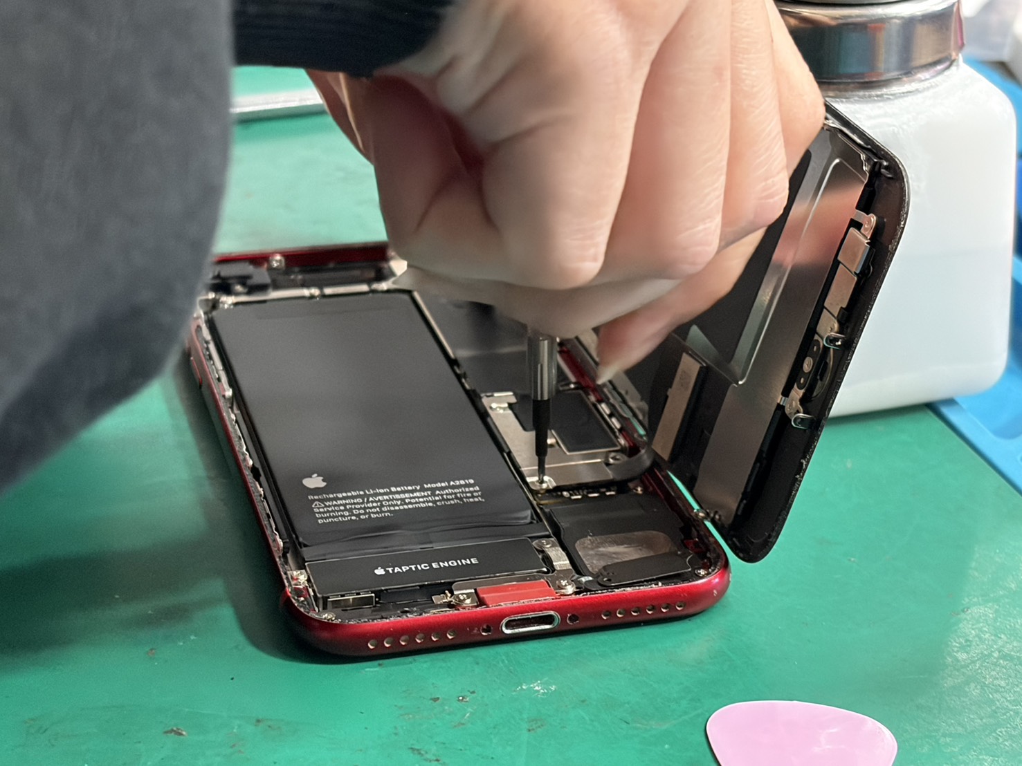 iPhone SE3 の バッテリー修理も当店へお任せ!