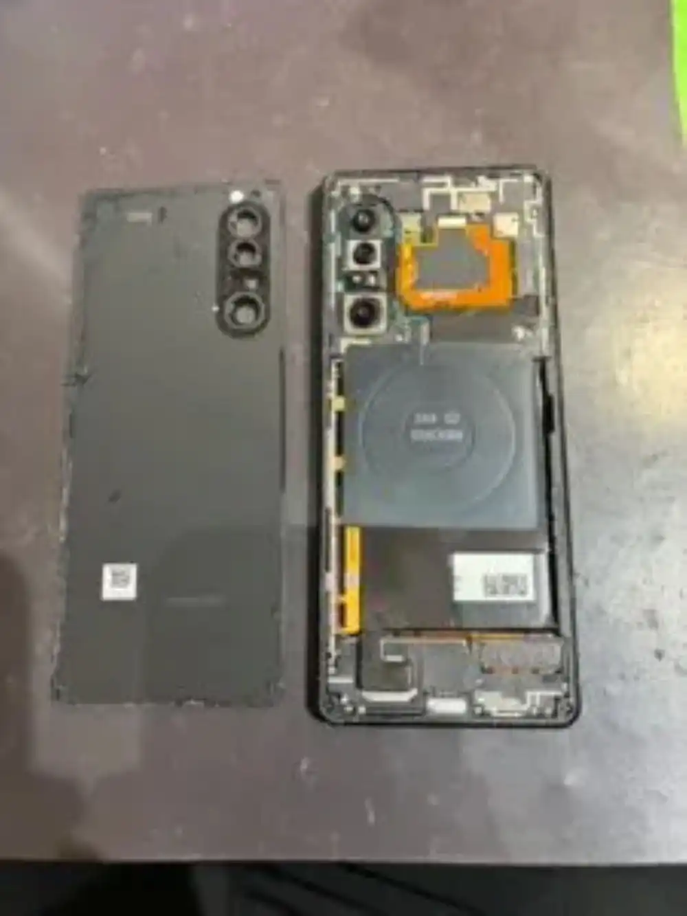 Xperia修理も受付】バッテリーが劣化した大ピンチ、お買い物中にデータそのまま解消！