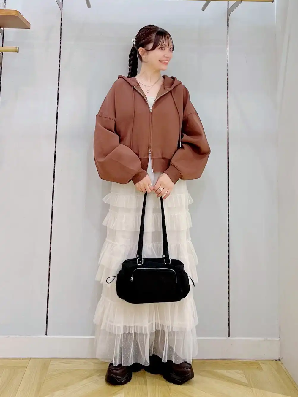 トレンド感たっぷりのショートフーディ♡