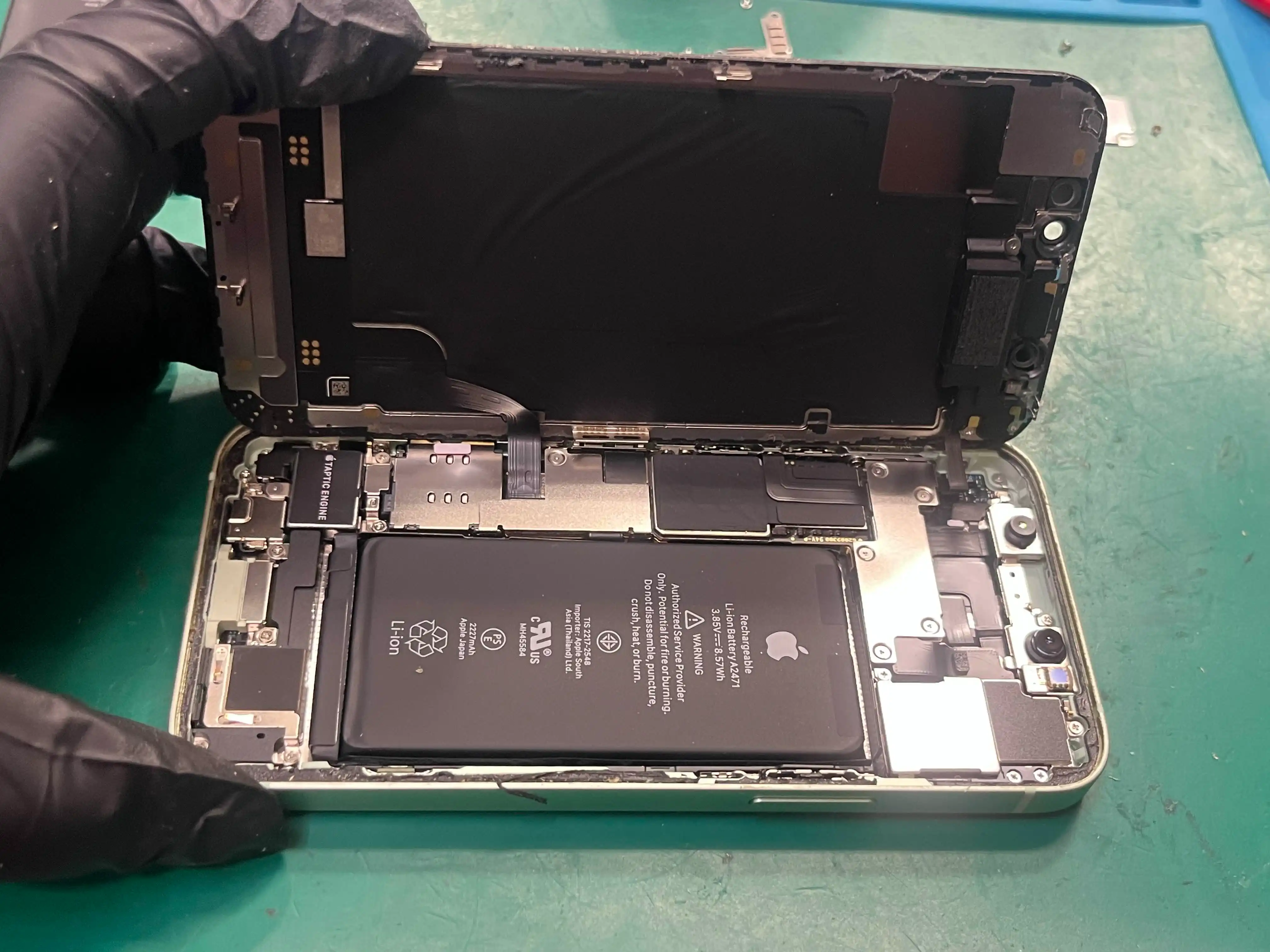 バッテリーの劣化が早くすぐ電源が落ちてしまうiPhone12miniのバッテリー交換修理【大分市】