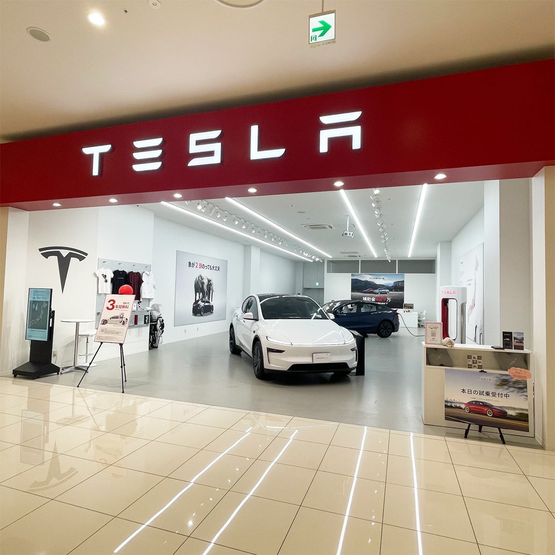 ショップ｜Tesla｜イオンモール高崎