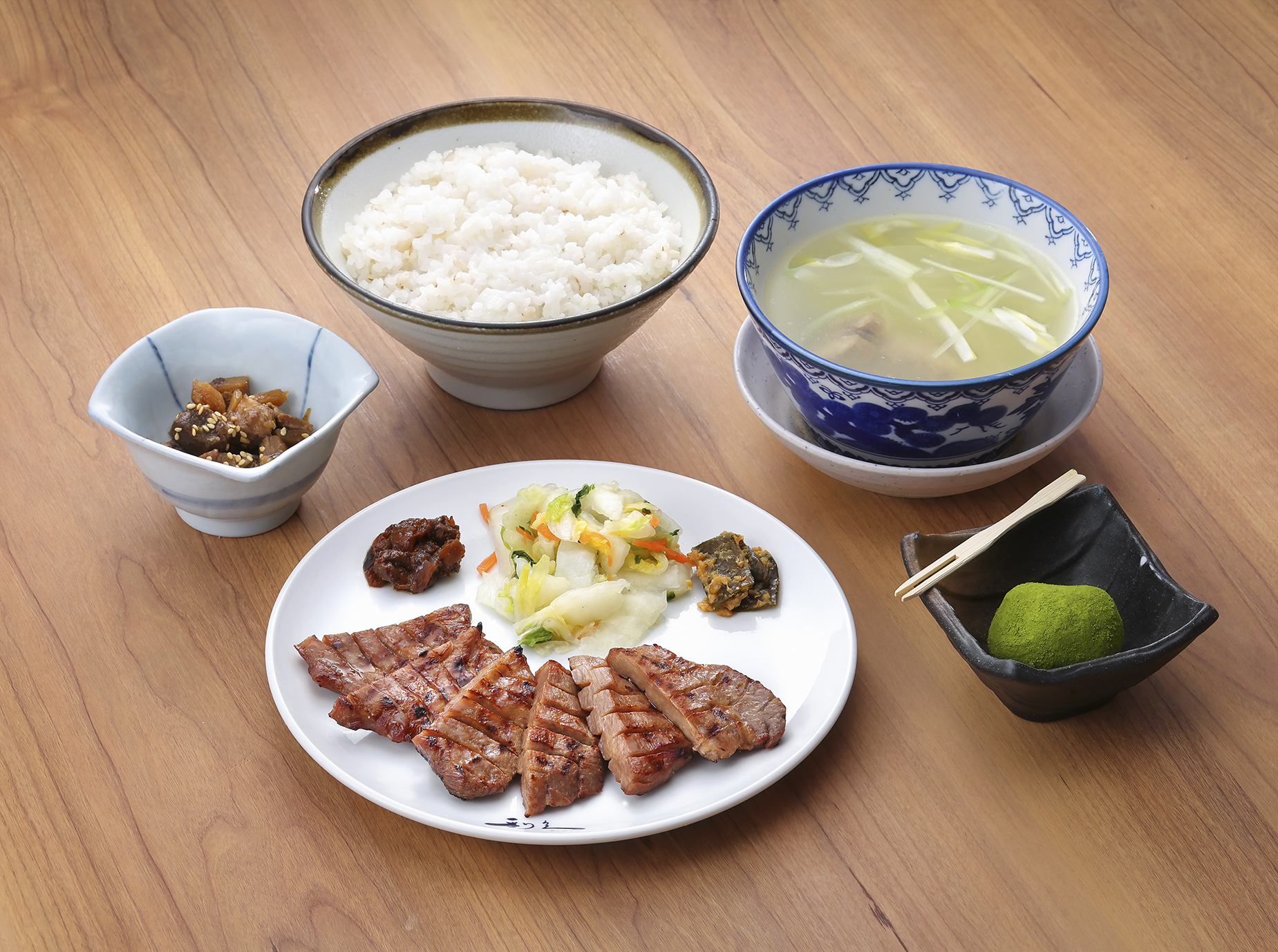 牛たん炭焼　利久