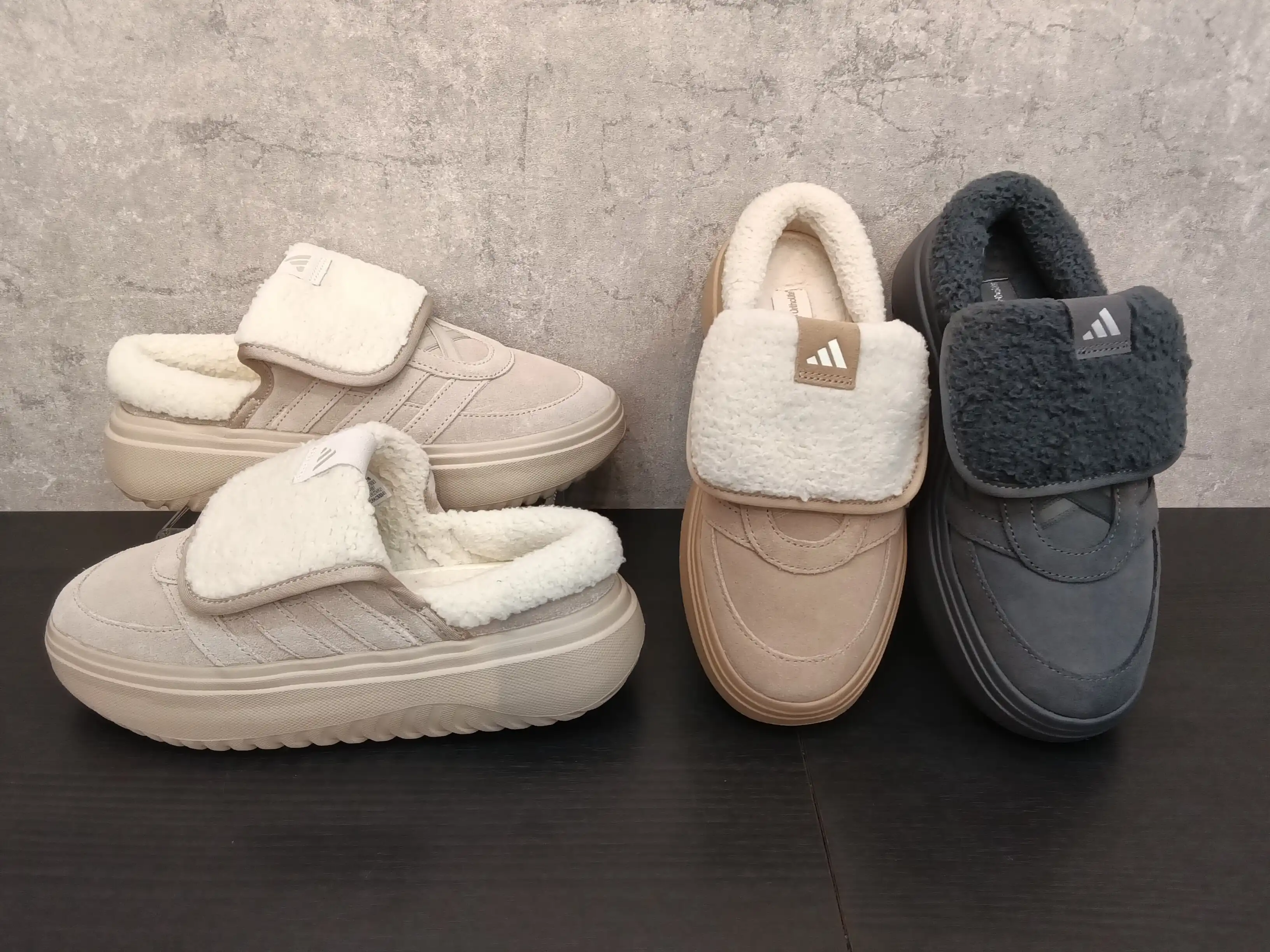 adidasボアスリッポンシューズ入荷しております！！