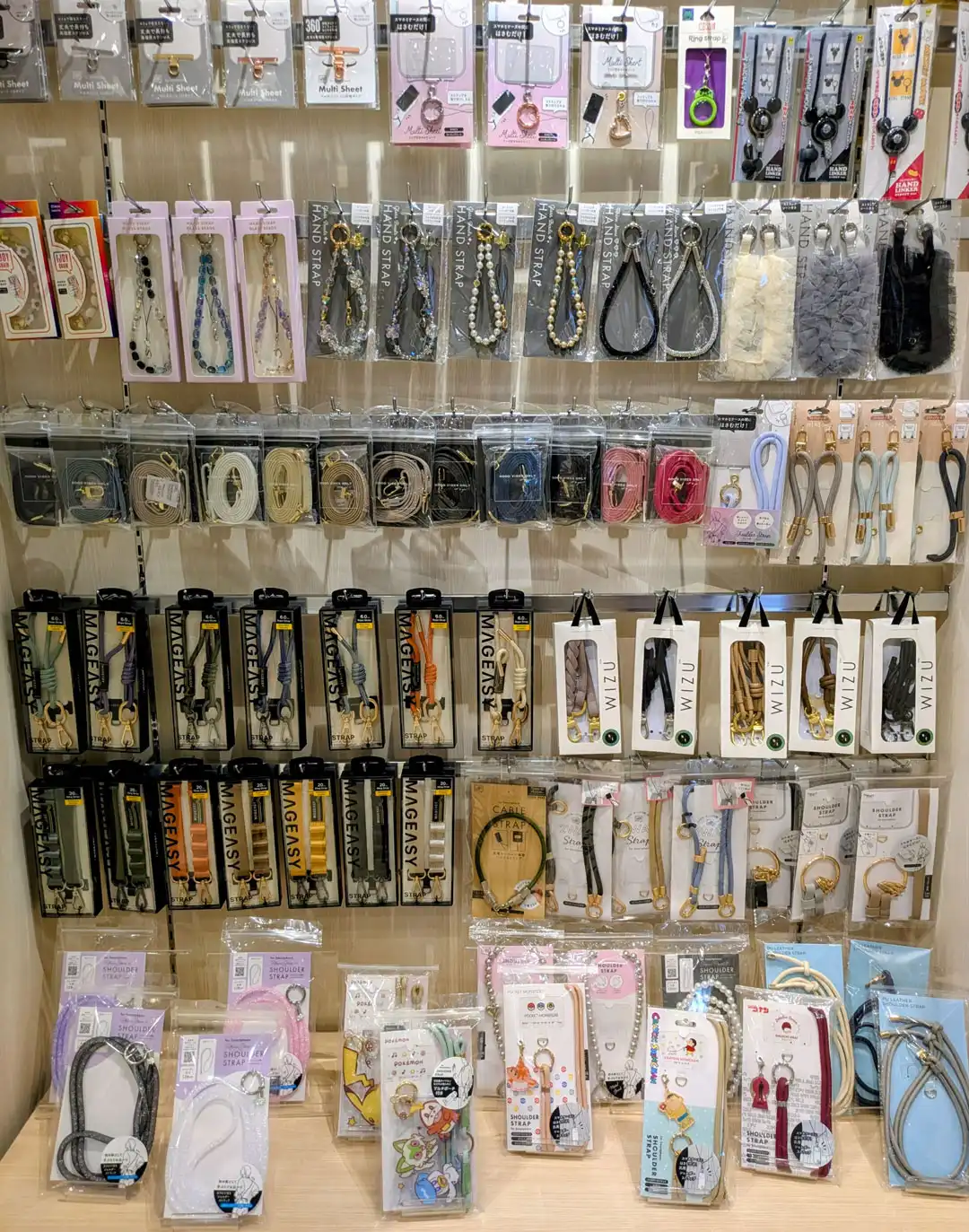 スマホの持ち運びに便利なショルダーストラップのご紹介！