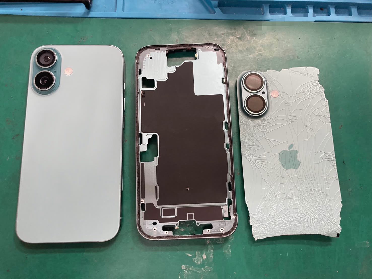 iPhone16の 背面パネル交換修理