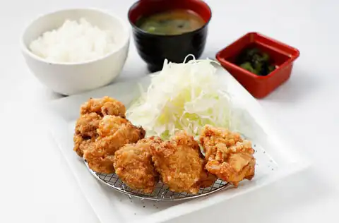 からあげ、定食、丼 がブリチキン。