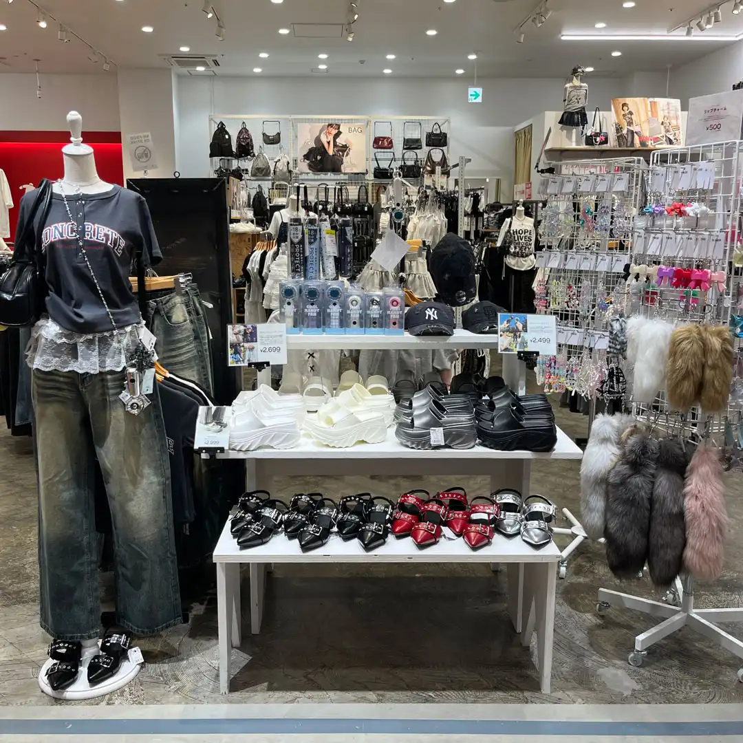 サンダル入荷！種類豊富に取り揃えております♡
