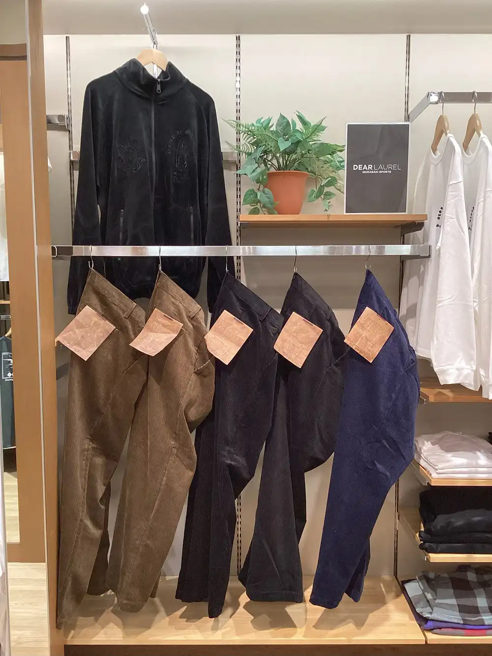 【秋のスタイルを決める1本】DEAR LAUREL 2pleats corduroy pants 入荷！