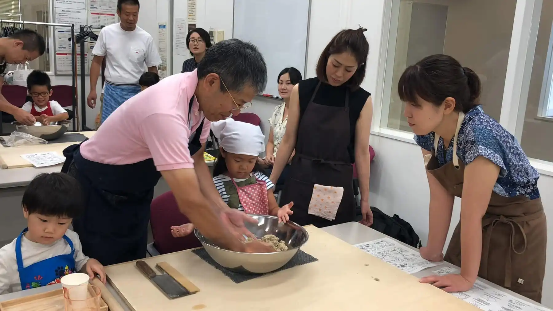 夏休み《親子でそば打ち体験》グループ参加OK