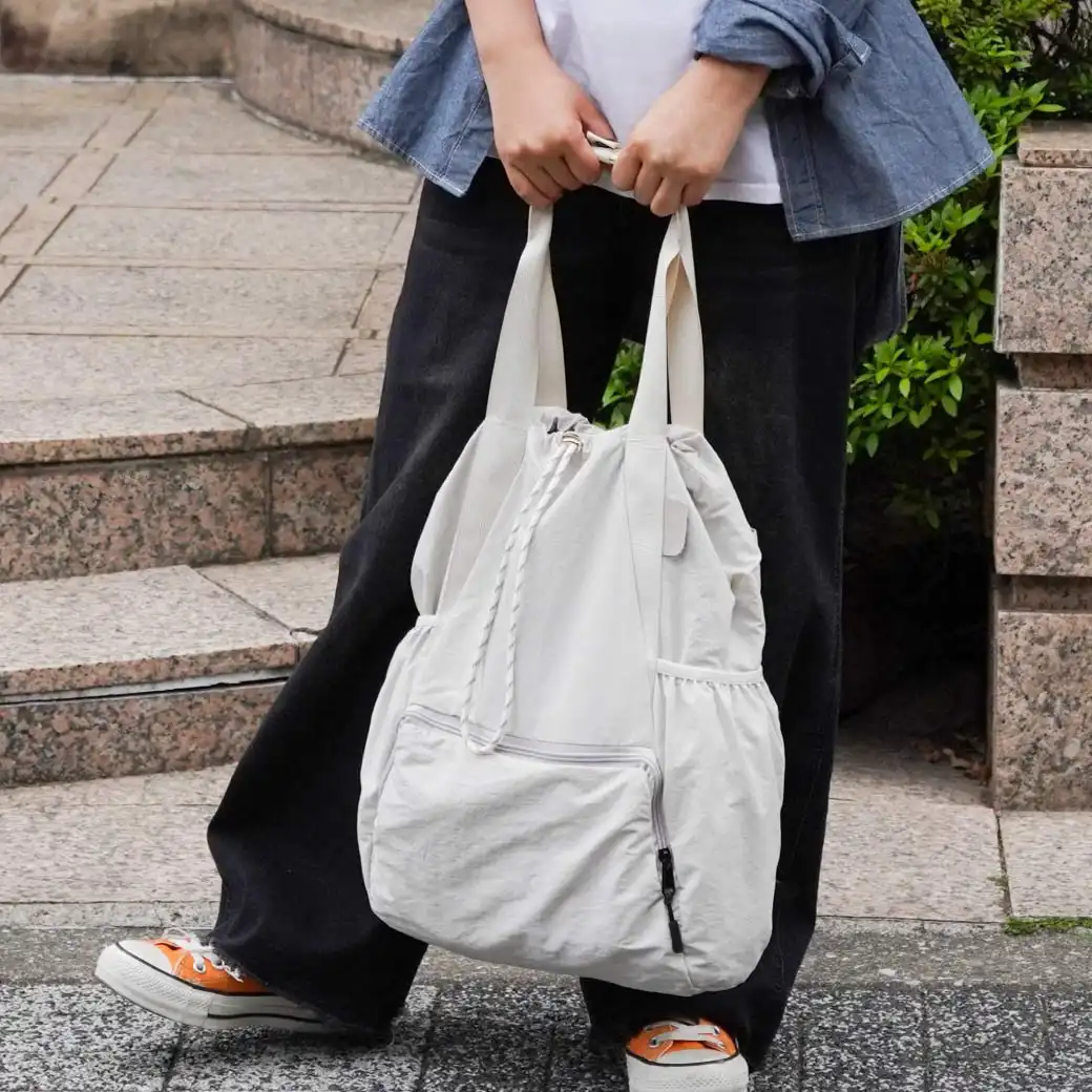 ＜デイアンドデイズ＞気軽に使える高機能バッグ