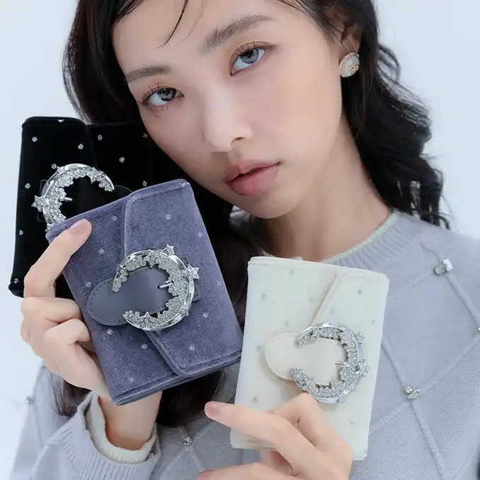 【RANDA（ランダ）】夜空に瞬く月と星のきらめきを纏って “HOLIDAY COLLECTION” 〈10月30日（金）発売予定〉
