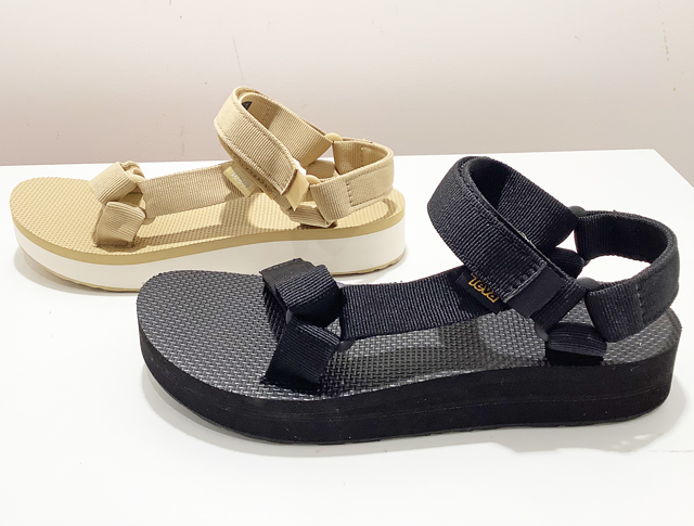 Teva W MIDFORM UNIVERSAL 本体価格3,000円(税込3,300円)