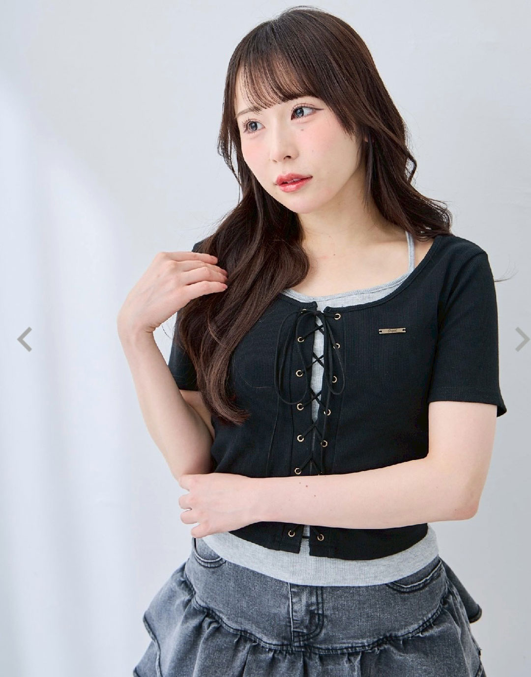 キャミレイヤード風リブレースアップ半袖トップス