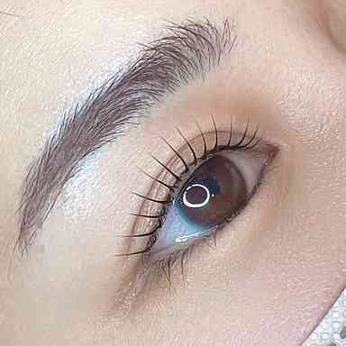 花粉・メイク汚れ対策に◎アイシャンプーで清潔なまつ毛へ