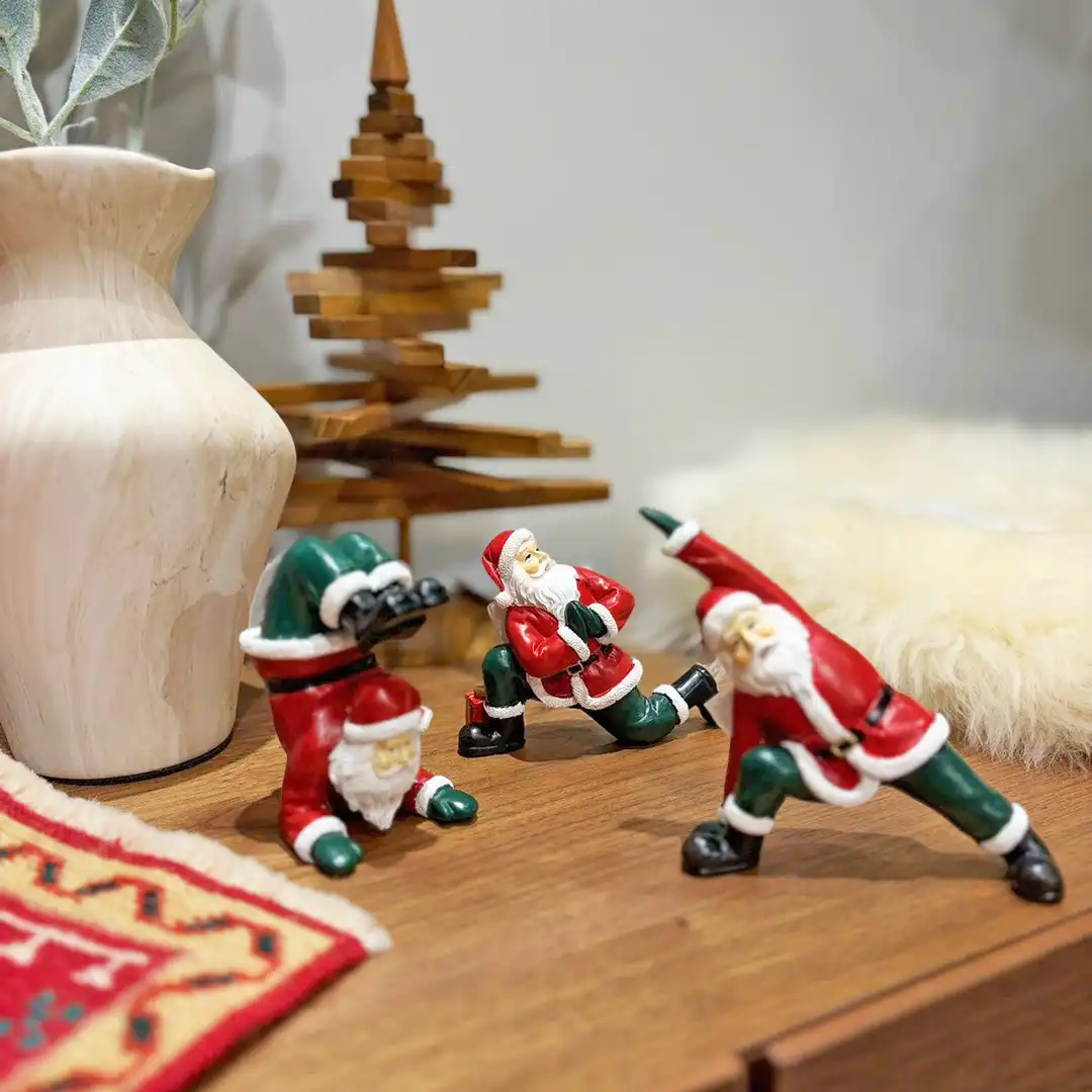 クリスマスを彩る新商品「ヨガサンタ」が入荷！