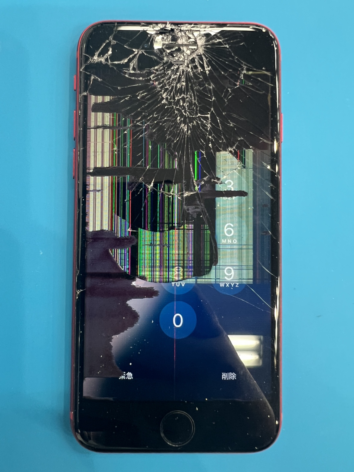 【iPhoneSE第2世代のバキバキ画面も即日修理！】
