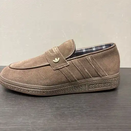 ADIDAS　新作　ローファー