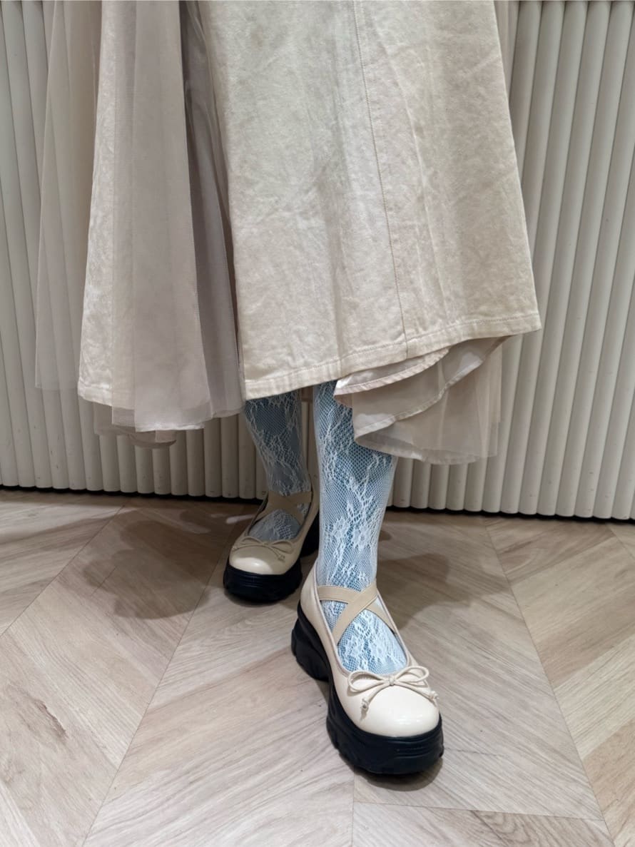 【SNSでバズってます！】レース×カラータイツ