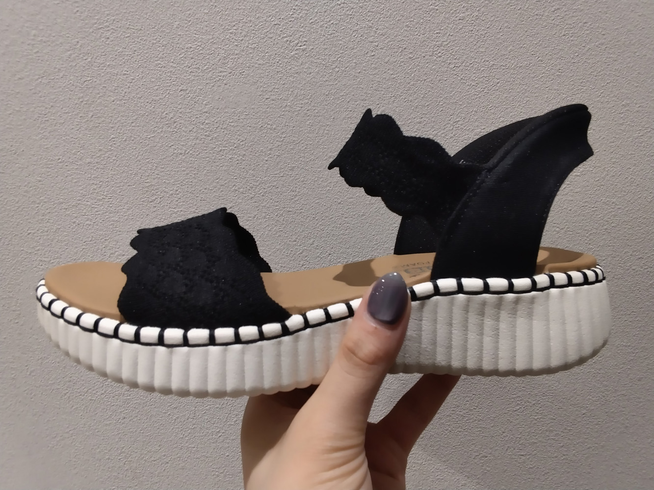 ☆SKECHERSサンダル☆
