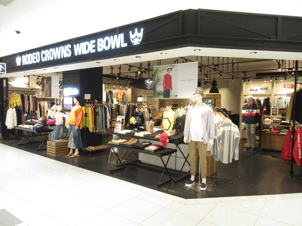 RODEO CROWNS WIDE BOWL - 売約済みフライヤー未掲載ブラック らら横とイオンモールむさし村山の限定セット ショップ｜RODEO CROWNS WIDE BOWL｜イオンモール鈴鹿