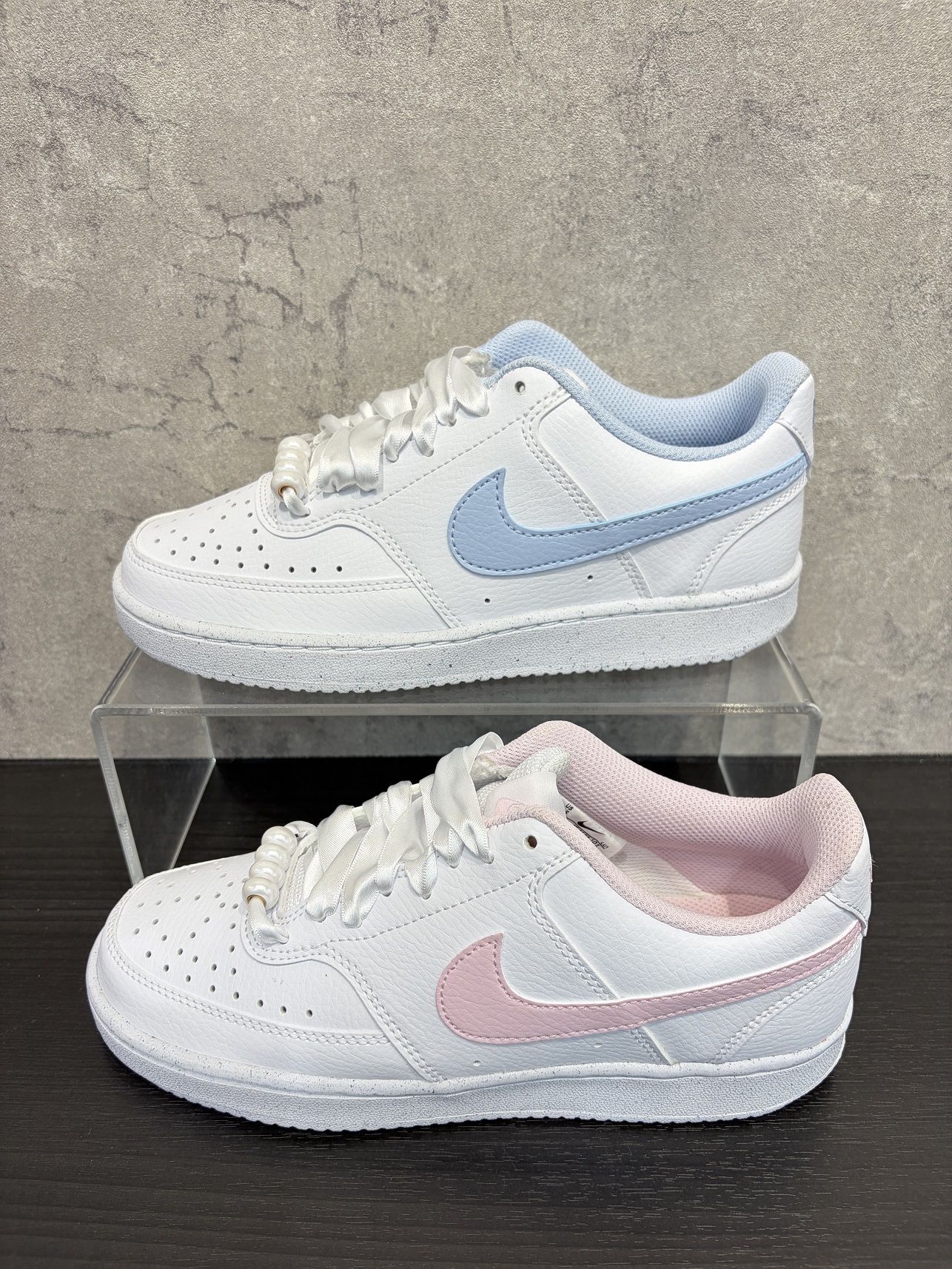 NIKE